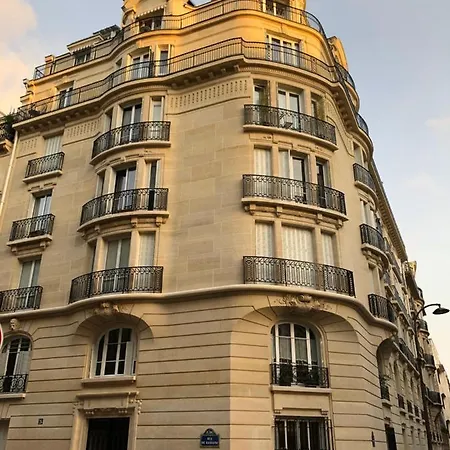 Sousplex Champs Elysees 70m2 *